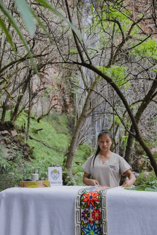 relaxing-massage-in-tierra-spa